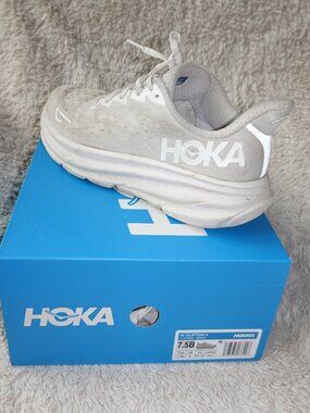 Women's Size 7.5 Hoka Clifton 9 White Athletic Shoes